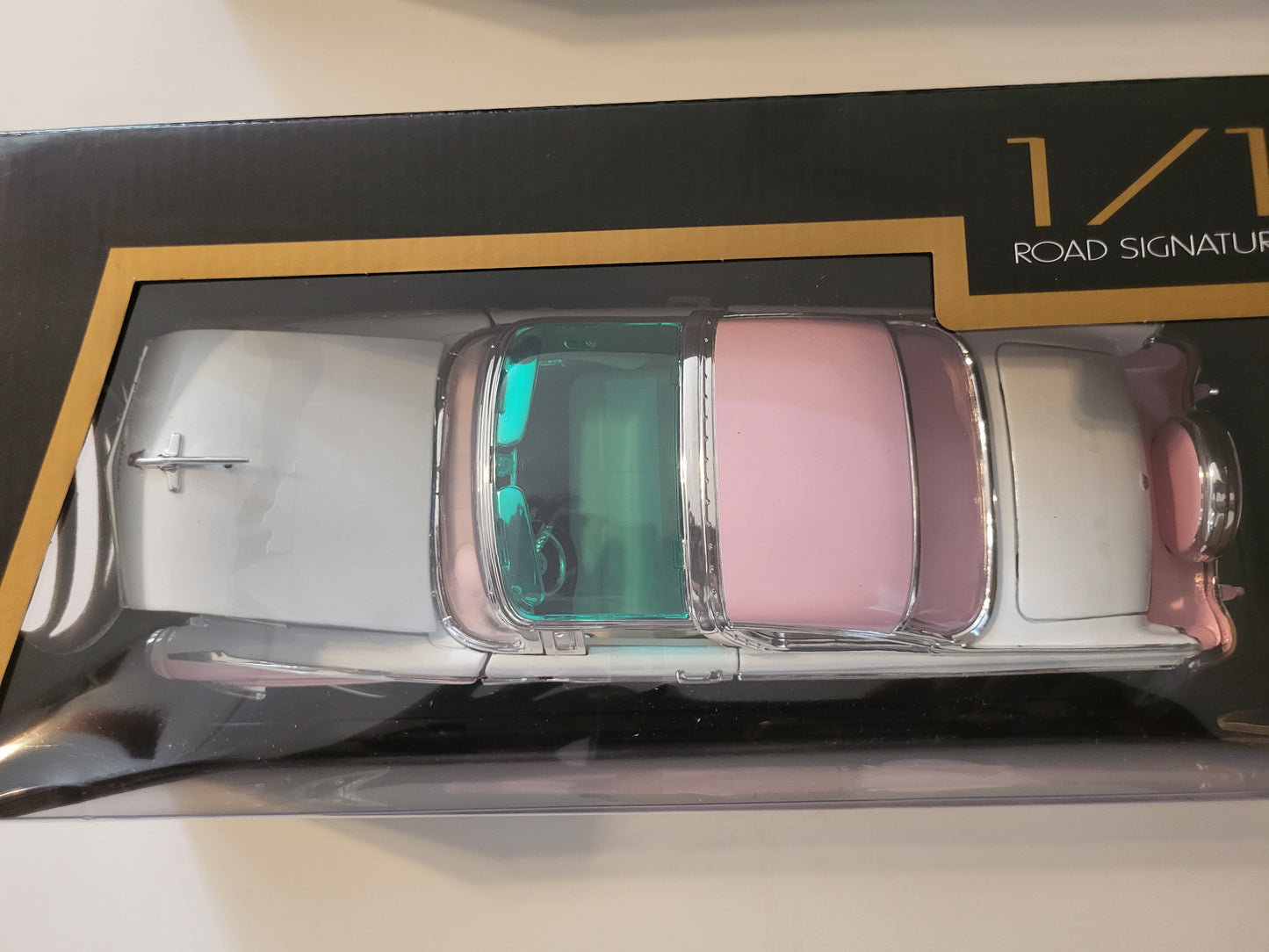 1955 Ford Crown Victoria The Icon of American Elegance -1:18 Scale Die-Cast Mod